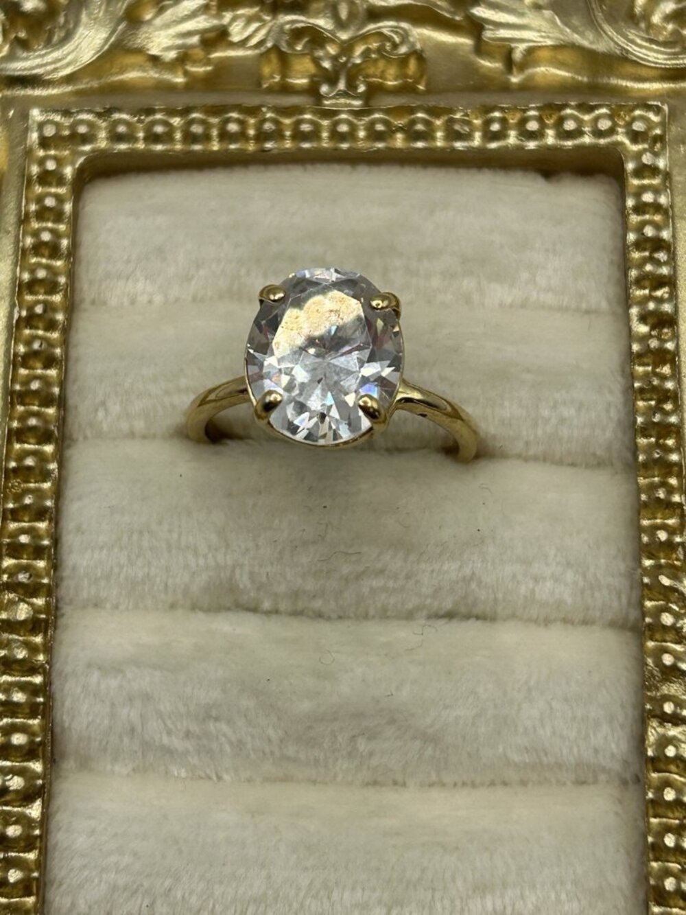 Vintage Gold Tone Large Clear Glass Solitaire Ring Size 7.5 Costume Jewelry Gift - Picture 4 of 13